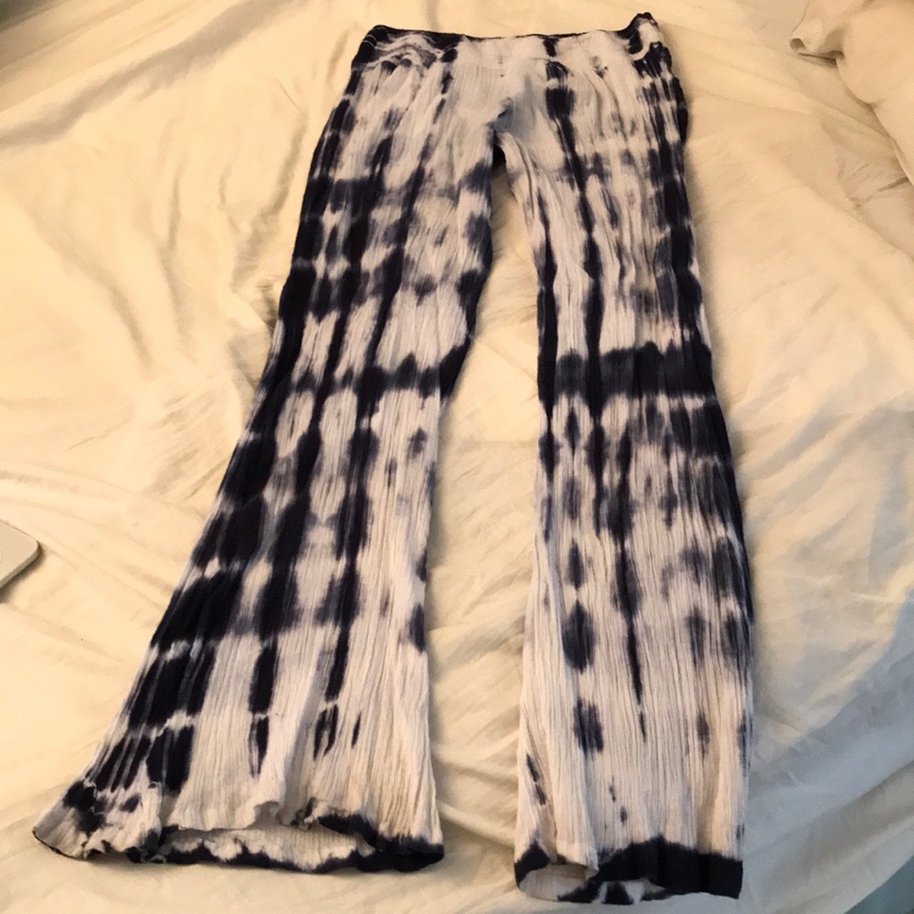 Cool barely won blue tie dye pants